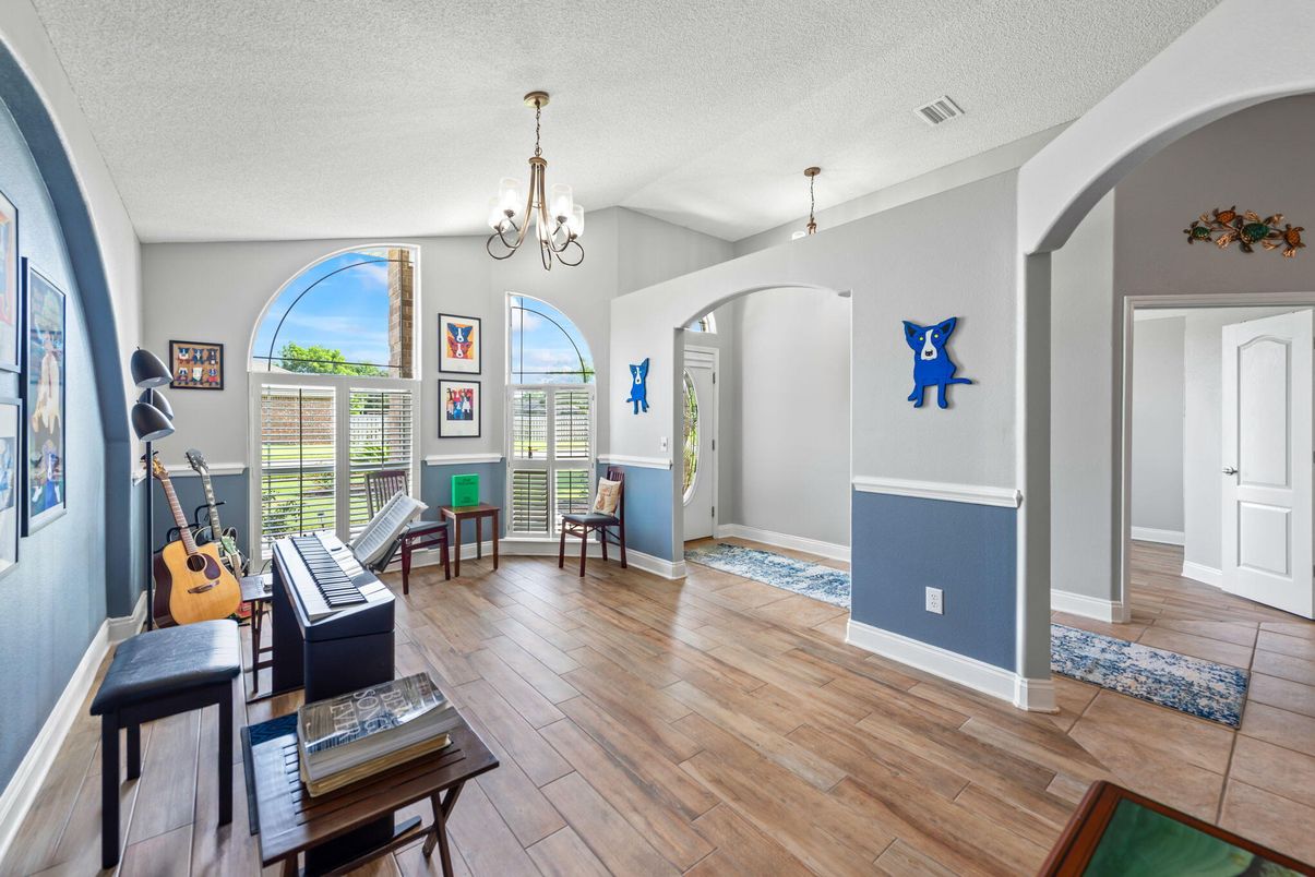 Chandelier, Interior, Wood Texture Flooring