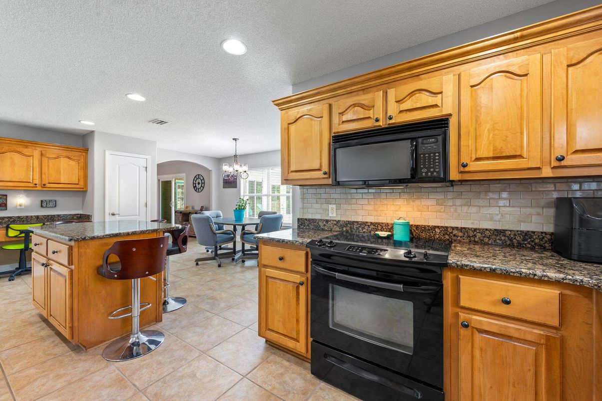 Chandelier, Dining room, Interior, Kitchen, Recessed Lighting