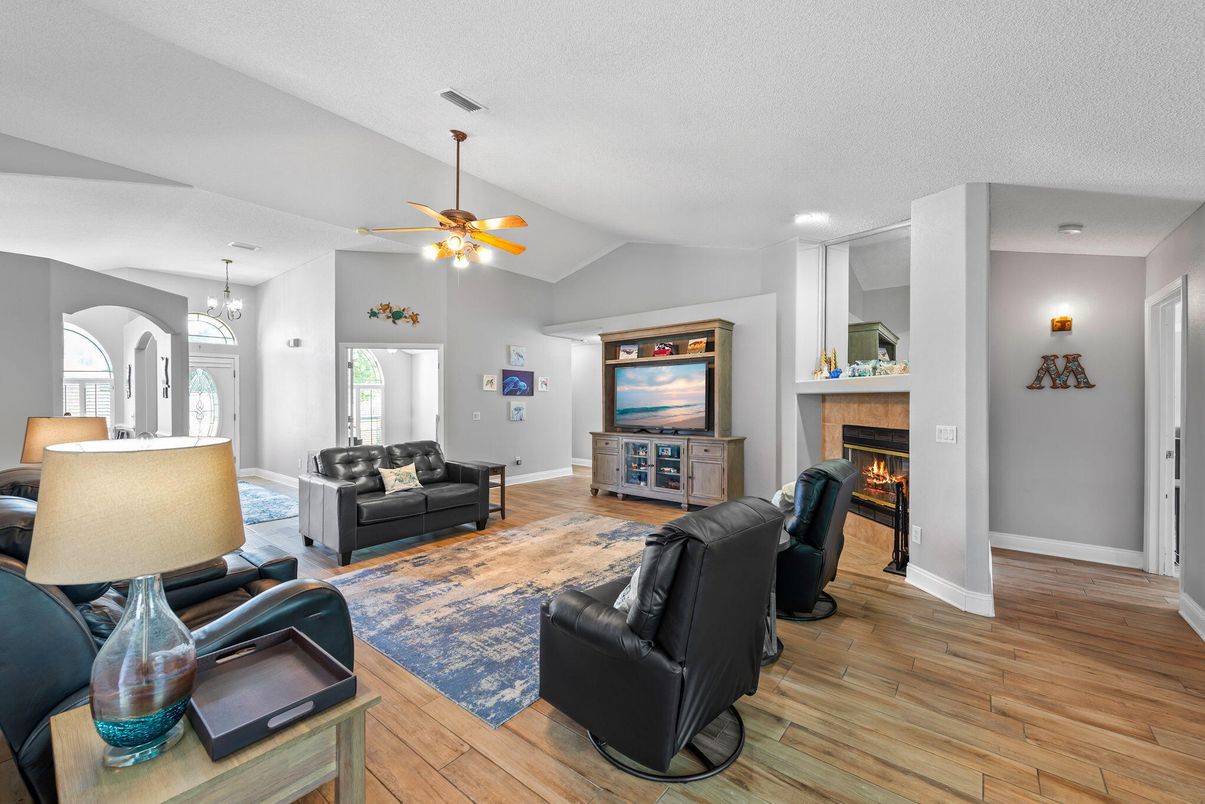 Fireplace, Interior, Living room, Pendant Lights, Recessed Lighting, Wood Texture Flooring