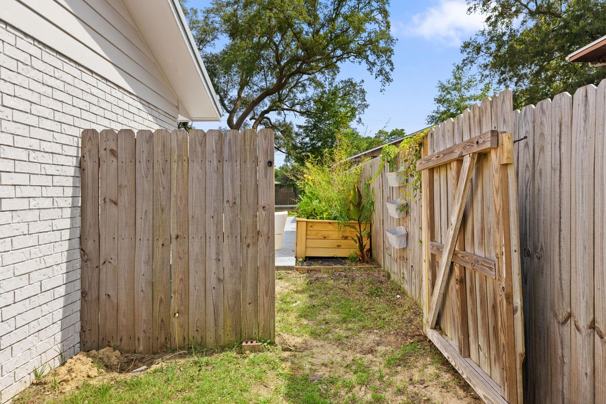 Backyard, Exterior