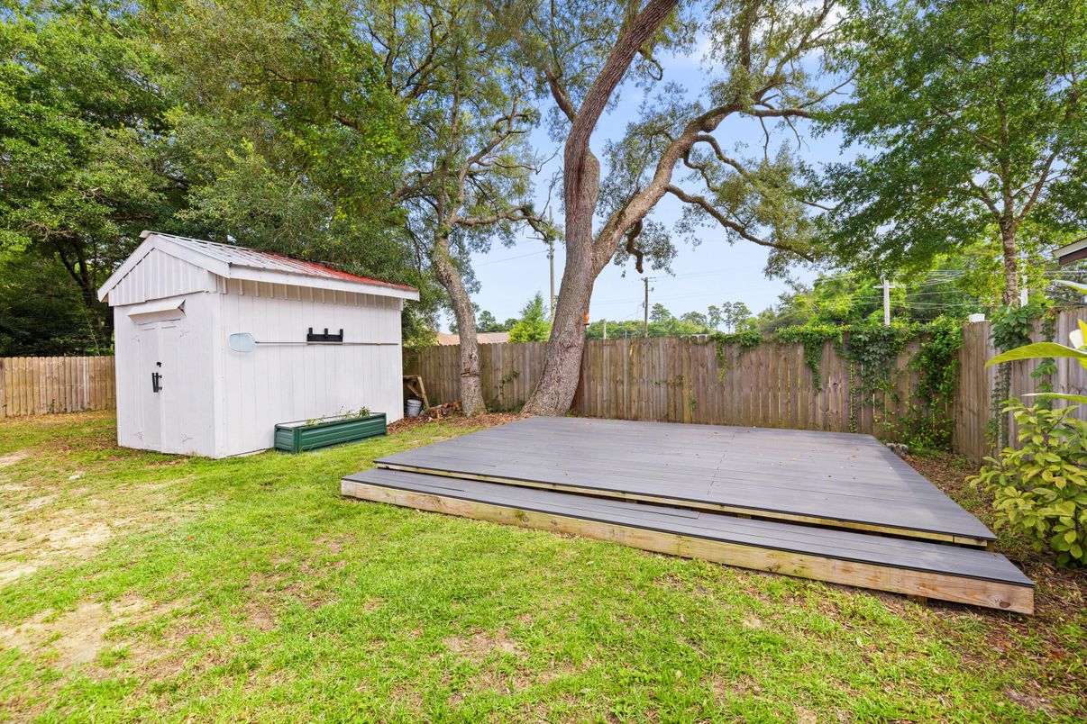 Backyard, Exterior
