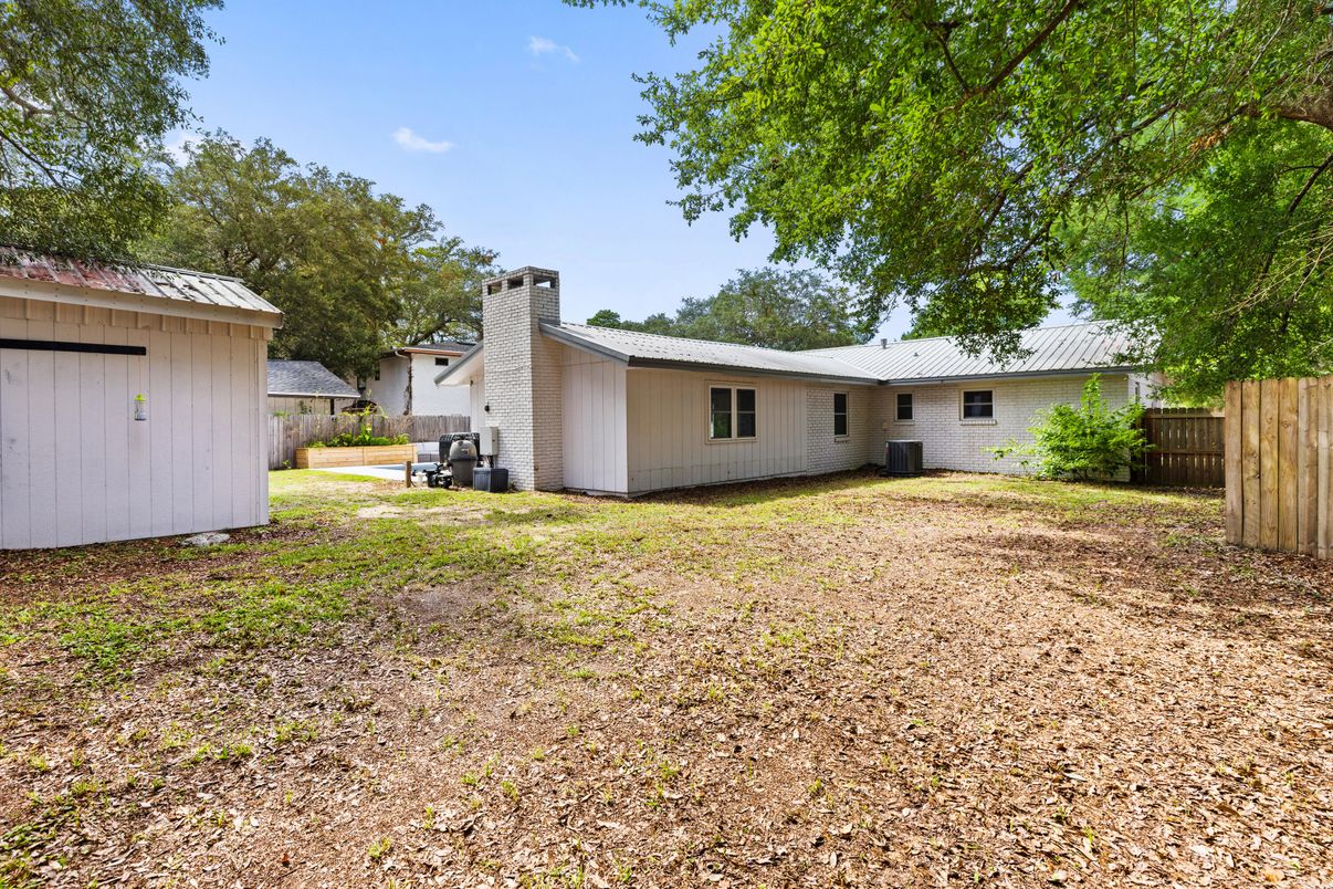 Backyard, Exterior