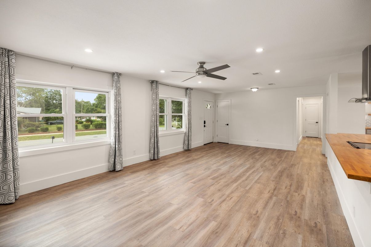 Empty room, Interior, Recessed Lighting, Wood Texture Flooring