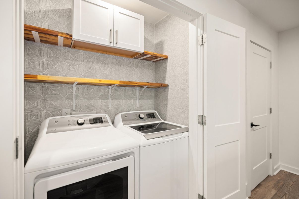 Interior, Washer, Wood Texture Flooring
