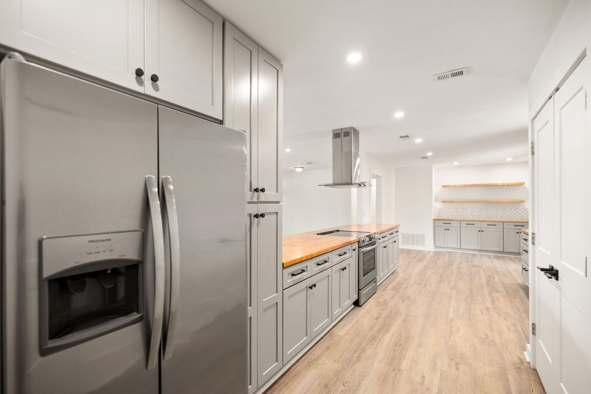 Interior, Kitchen, Recessed Lighting, Wood Texture Flooring