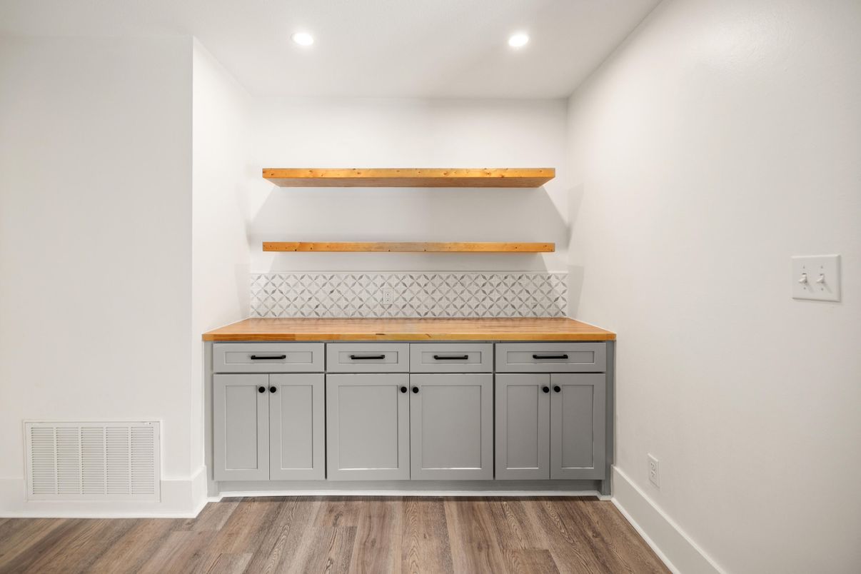 Interior, Recessed Lighting, Wood Texture Flooring