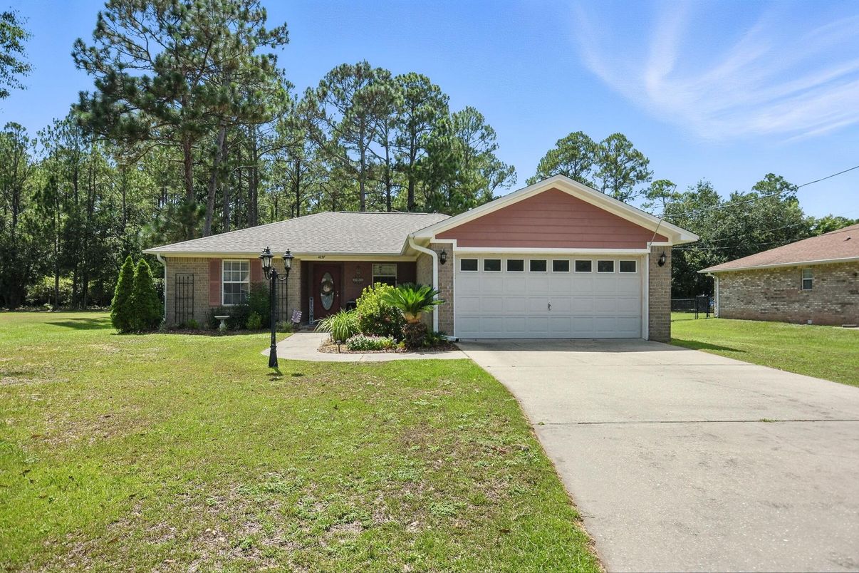 Attached, Exterior, Facade, Brick Facade, Ranch