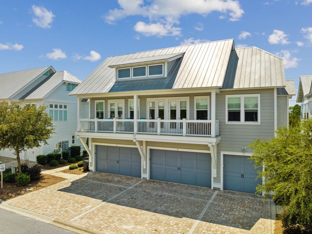 Attached, Exterior, Facade, Farmhouse