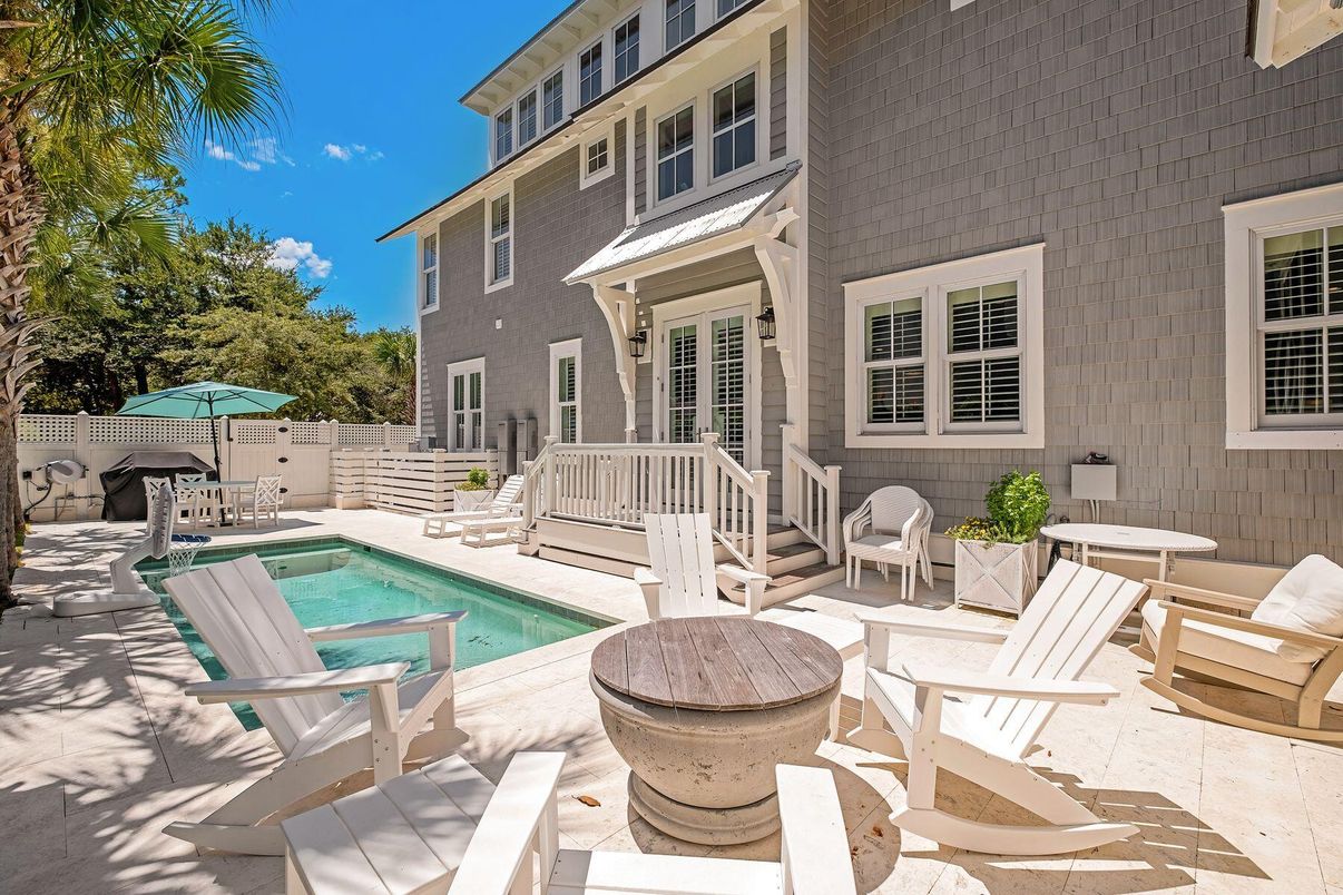 Exterior, Pool