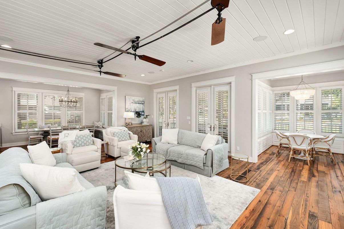 Chandelier, Dining room, Interior, Living room, Pendant Lights, Recessed Lighting, Wood Texture Flooring
