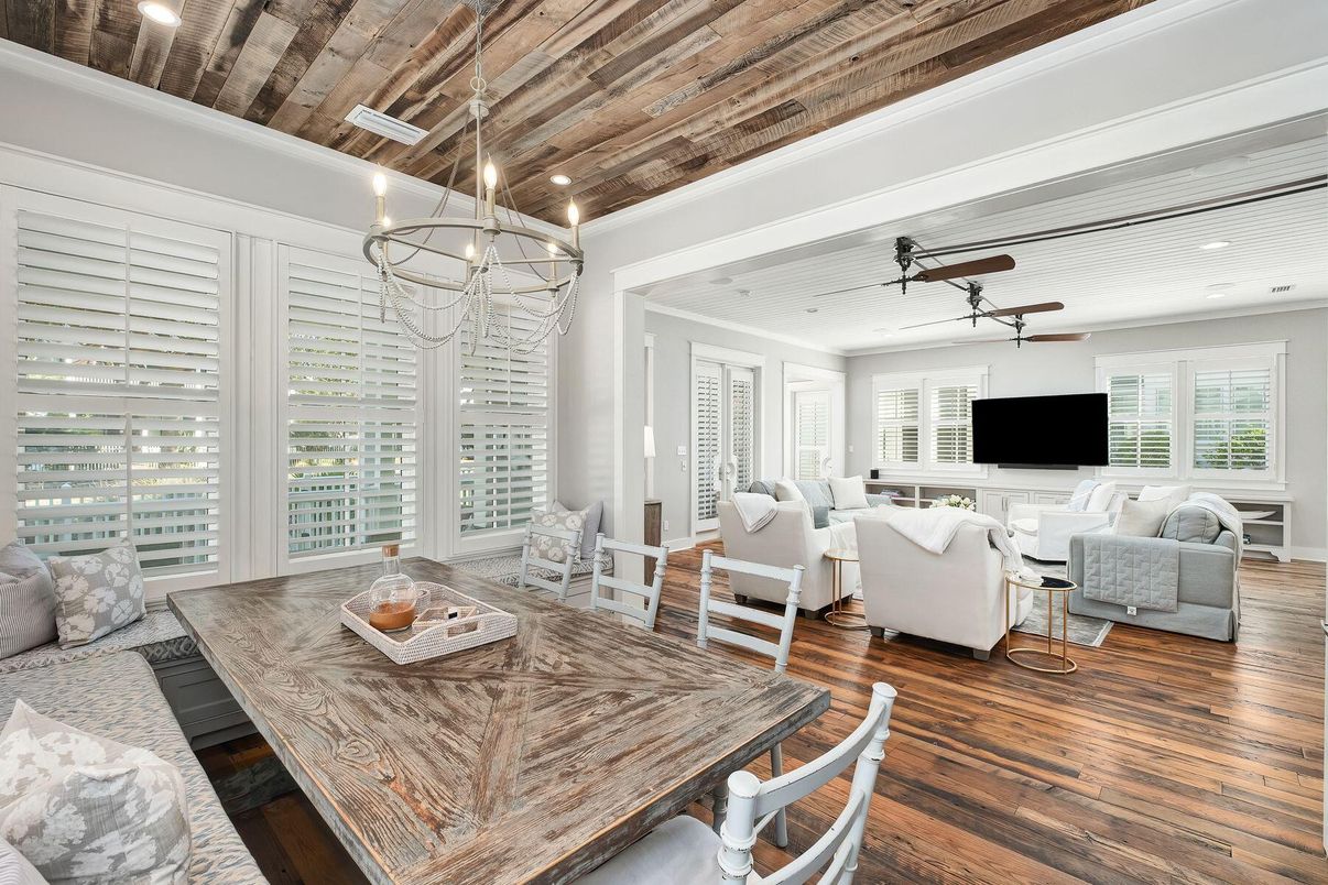 Dining room, Interior, Living room, Pendant Lights, Recessed Lighting, Wooden Ceilings, Wood Texture Flooring