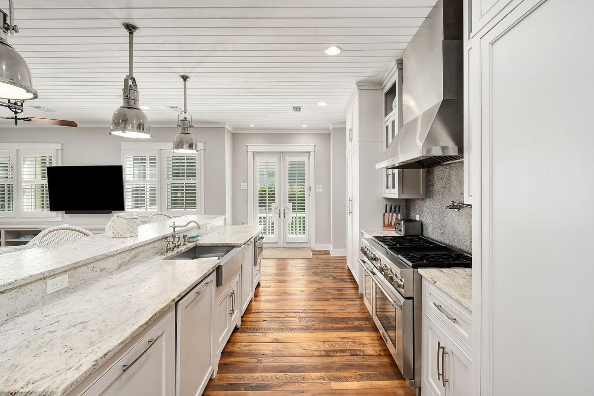 Interior, Kitchen, Pendant Lights, Recessed Lighting, Wood Texture Flooring