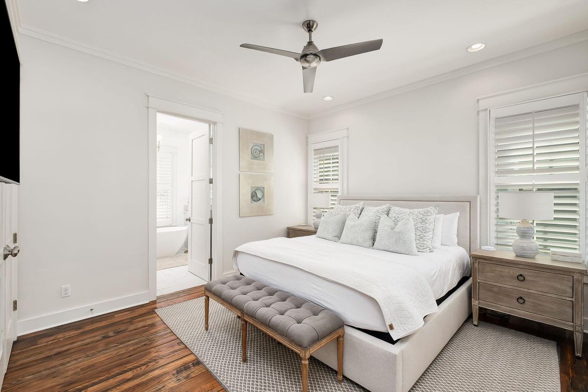 Bathroom, Bedroom, Interior, Recessed Lighting, Wood Texture Flooring