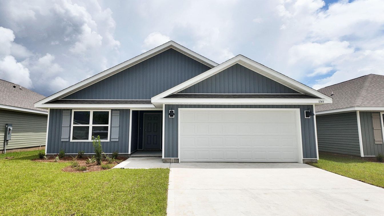 Attached, Exterior, Facade, American Craftsman