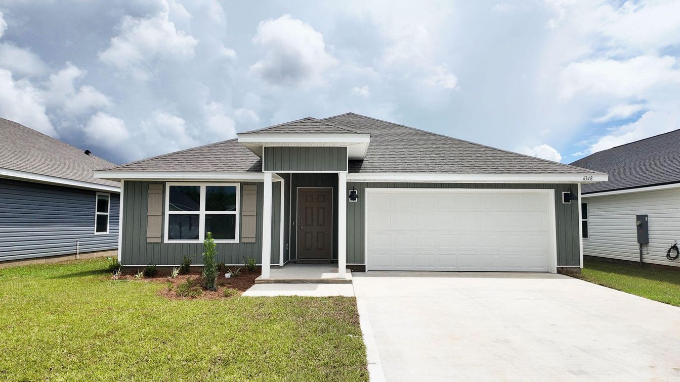 Attached, Exterior, Facade, Ranch