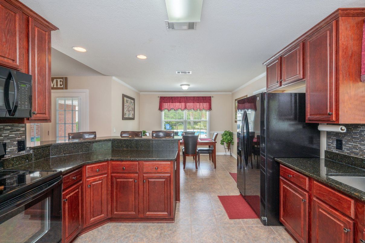 Dining room, Interior, Kitchen, Recessed Lighting