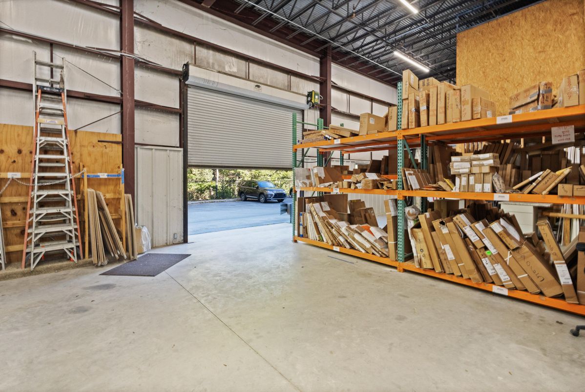 Garage, Interior