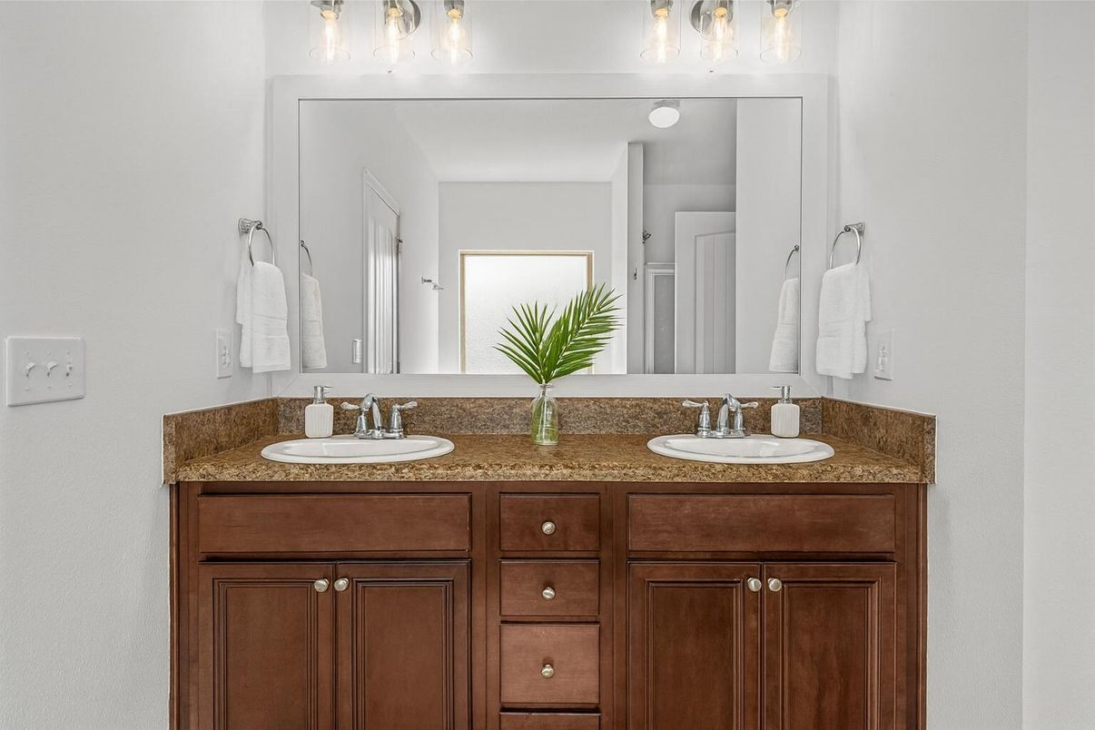 Bathroom, Dual Sink Vanities, Interior