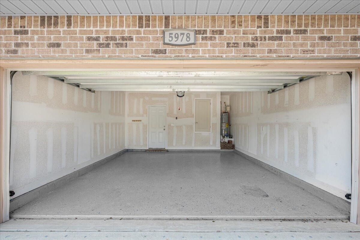 Garage, Interior