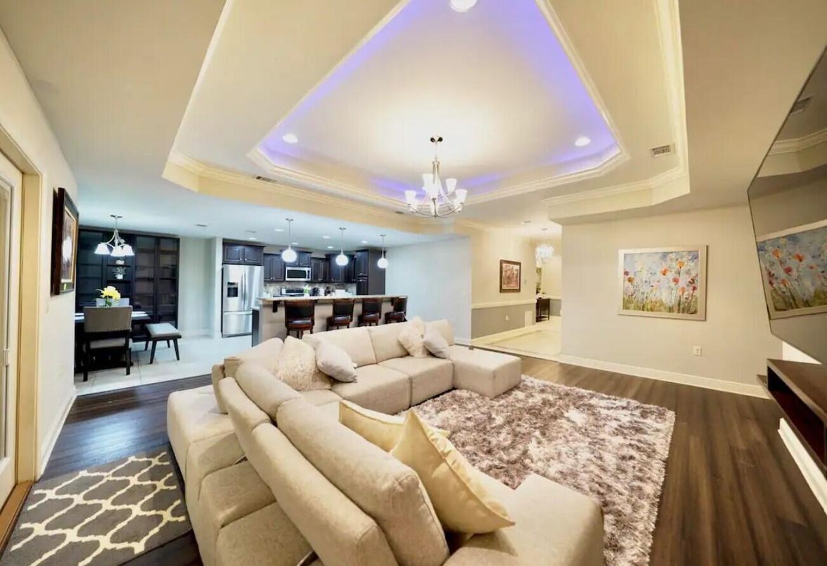 Dining room, Interior, Kitchen, Living room, Pendant Lights, Recessed Lighting, Stainless Steel Appliances, Wood Texture Flooring