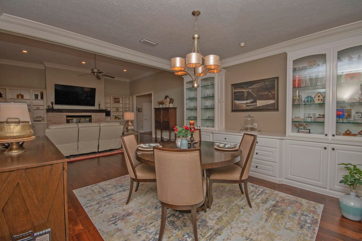 Chandelier, Dining room, Interior, Living room, Recessed Lighting, Wood Texture Flooring