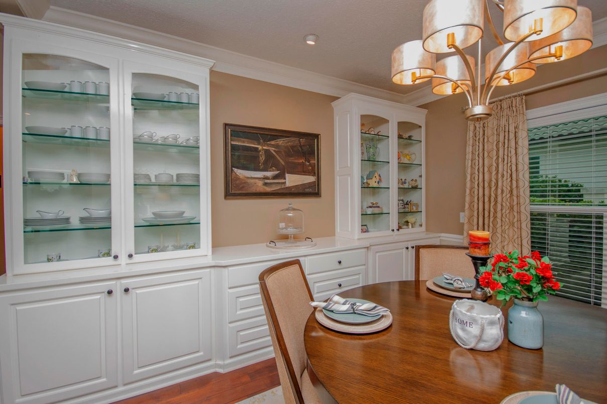 Chandelier, Dining room, Interior, Recessed Lighting, Wood Texture Flooring