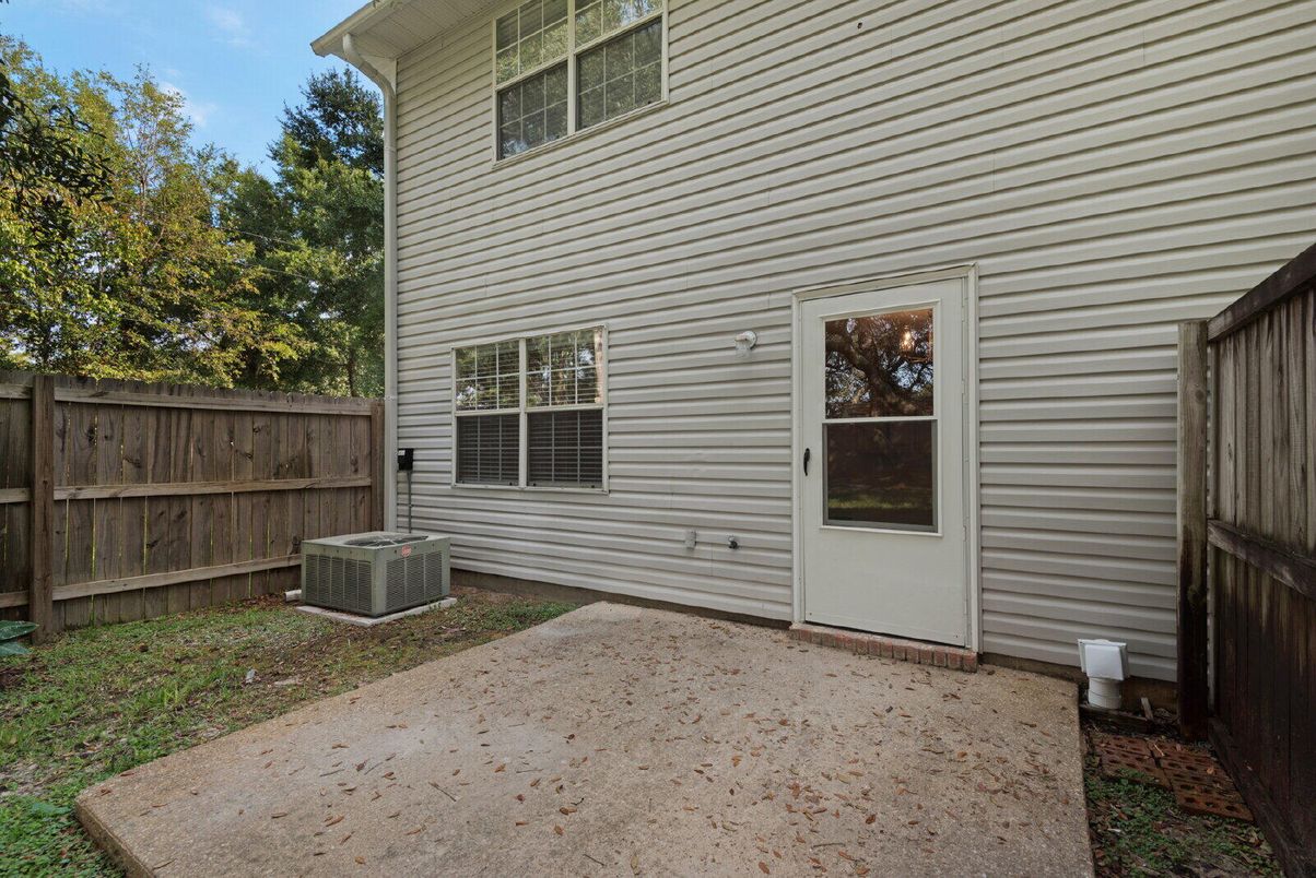 Exterior, Hot Tub