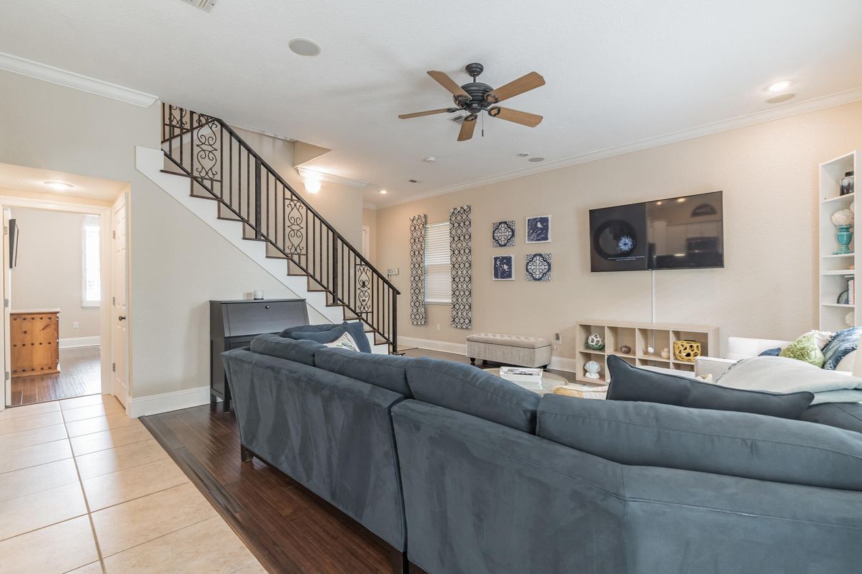 Interior, Living room, Recessed Lighting, Wood Texture Flooring