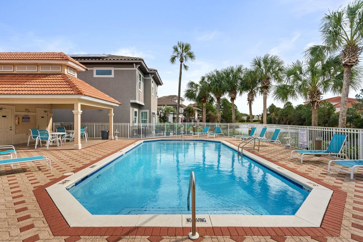 Exterior, Pool
