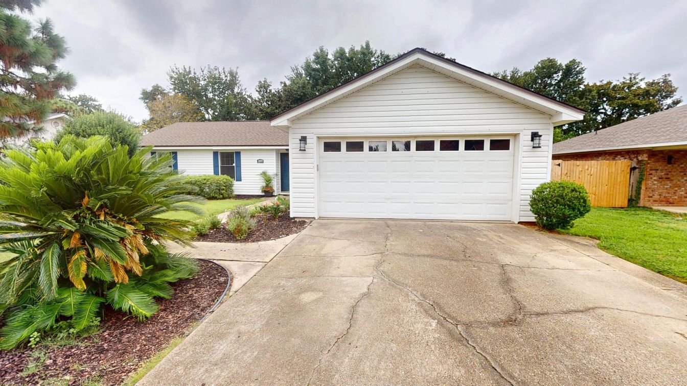 Detached Garage, Exterior