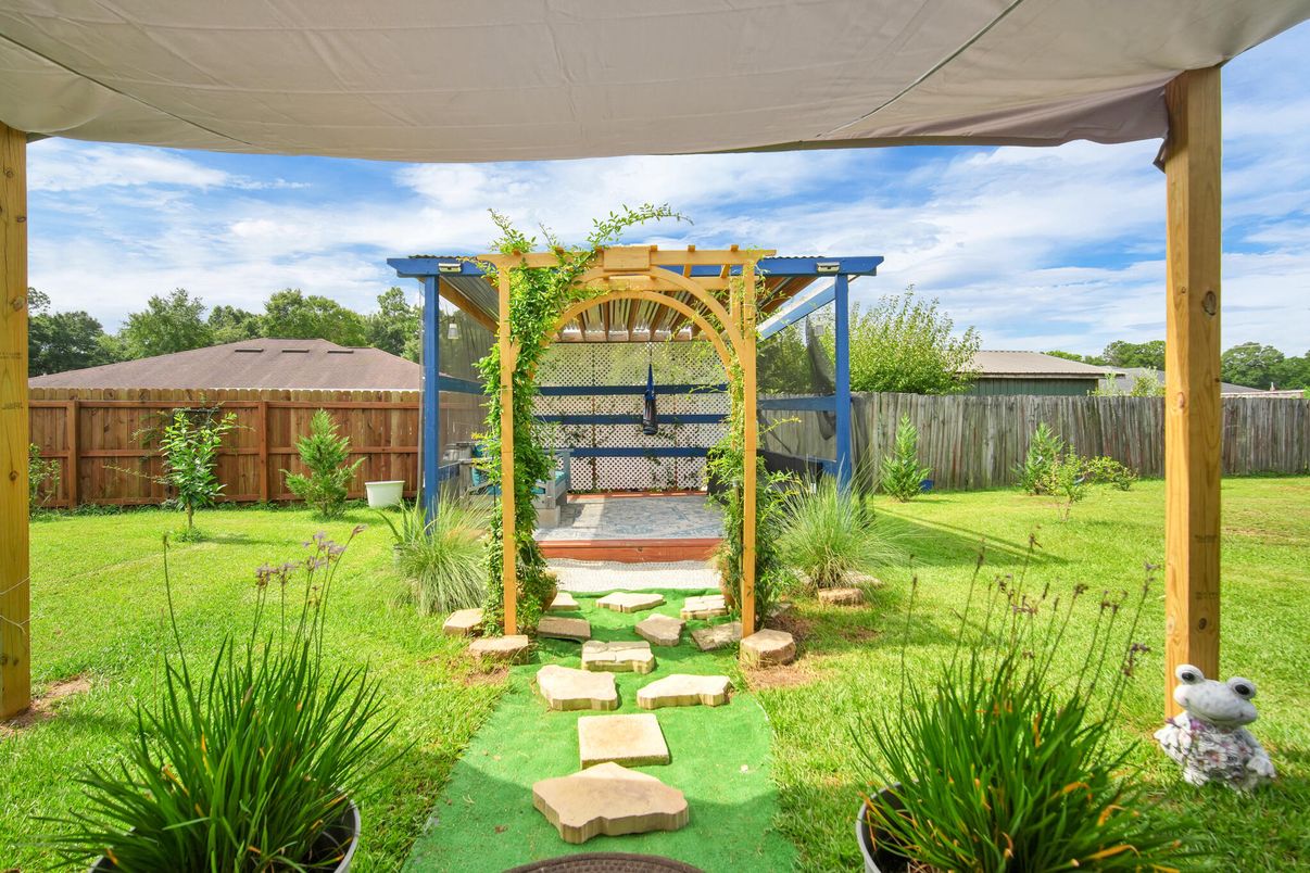 Backyard, Exterior