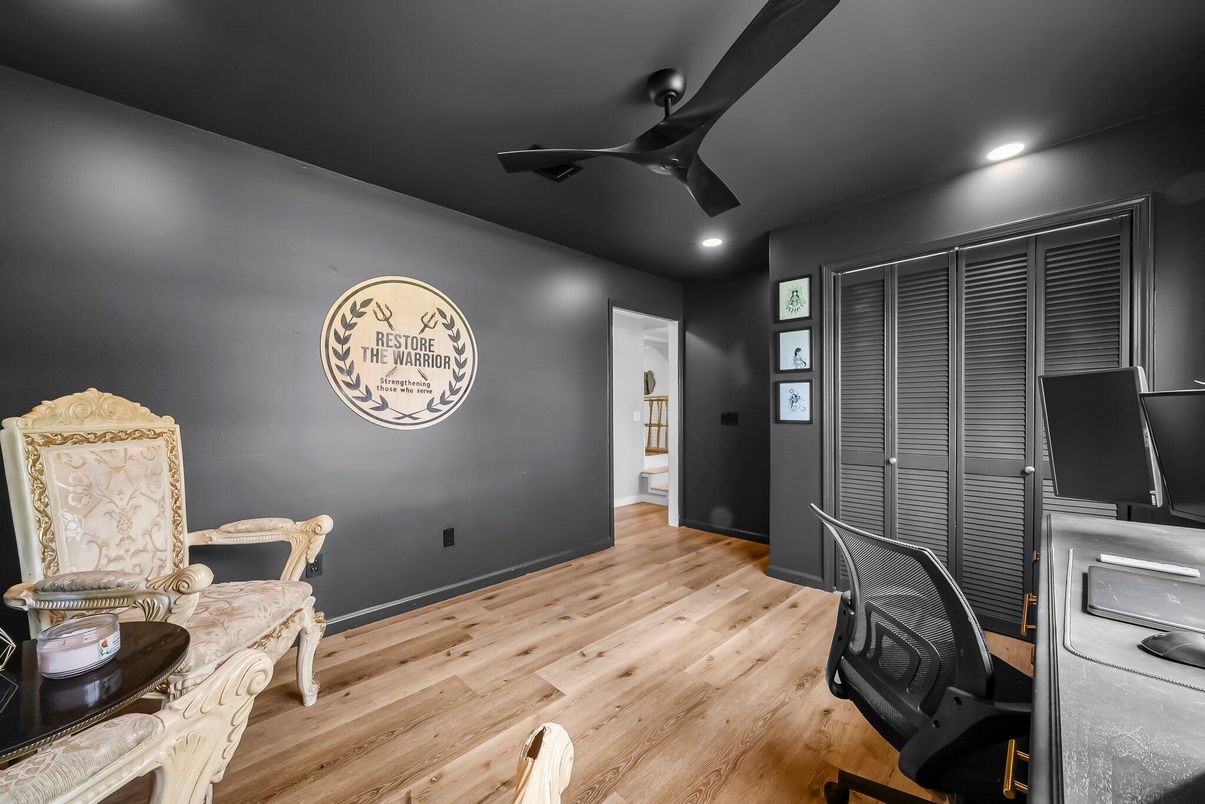 Home Office, Interior, Recessed Lighting, Wood Texture Flooring