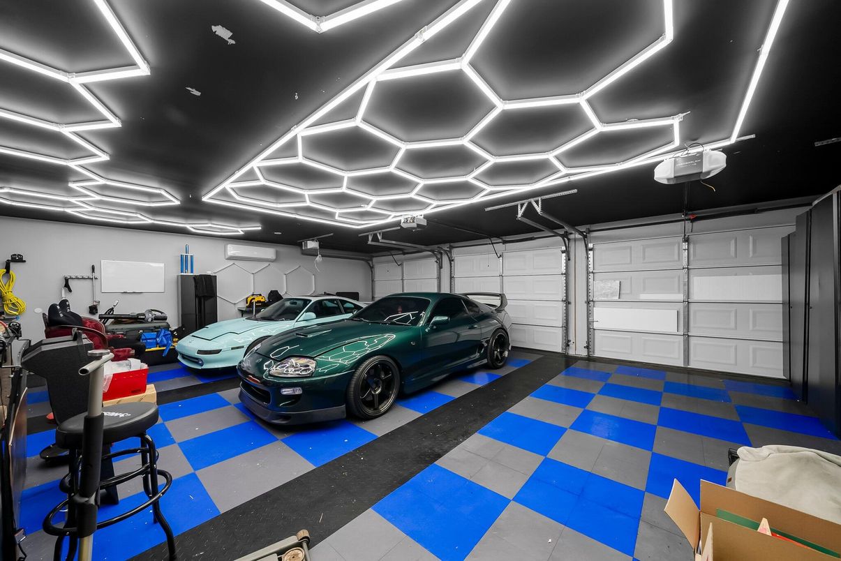 Garage, Interior
