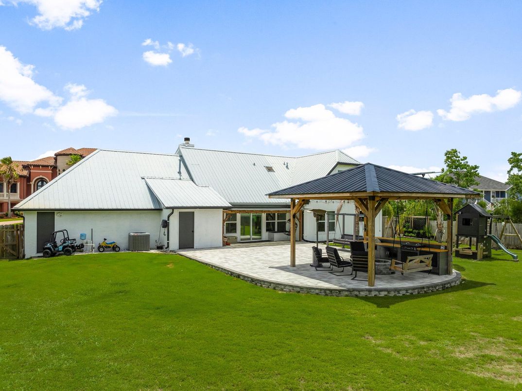 Backyard, Exterior, Playground
