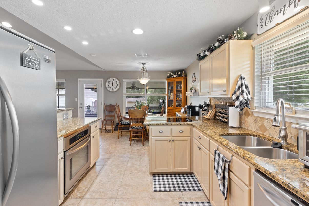 Dining room, Interior, Kitchen, Pendant Lights, Recessed Lighting