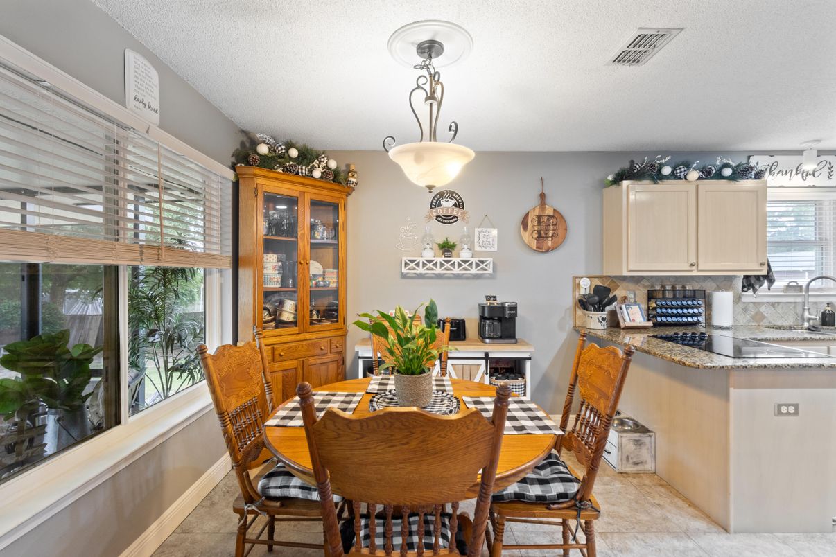 Dining room, Interior, Kitchen, Pendant Lights