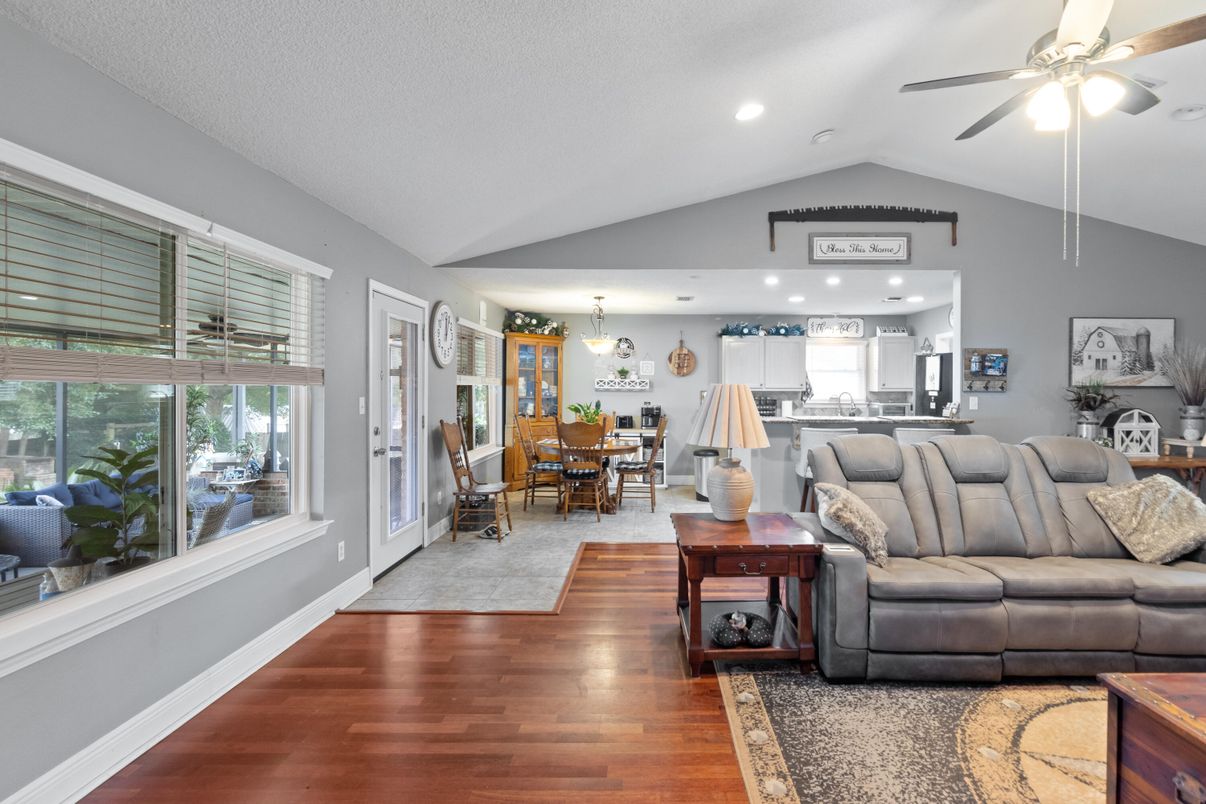 Dining room, Interior, Kitchen, Living room, Pendant Lights, Recessed Lighting, Stainless Steel Appliances, Wood Texture Flooring