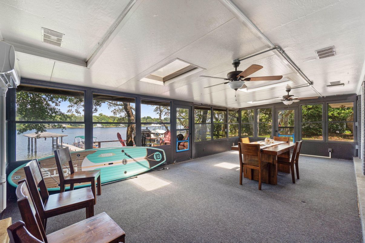 Dining room, Interior, Sun Room, Water