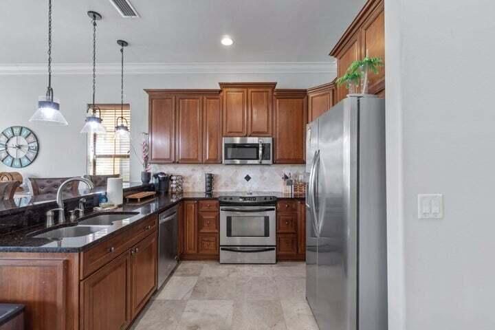Interior, Kitchen, Pendant Lights, Recessed Lighting, Stainless Steel Appliances