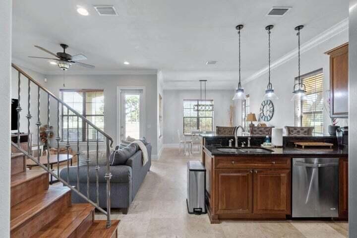 Dining room, Interior, Kitchen, Living room, Pendant Lights, Recessed Lighting, Stainless Steel Appliances