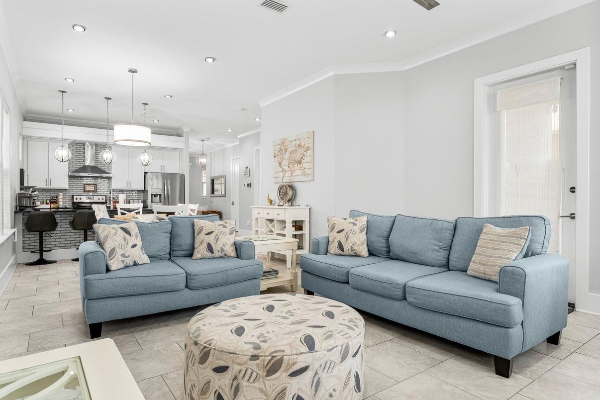 Dining room, Interior, Kitchen, Living room, Pendant Lights, Recessed Lighting, Stainless Steel Appliances