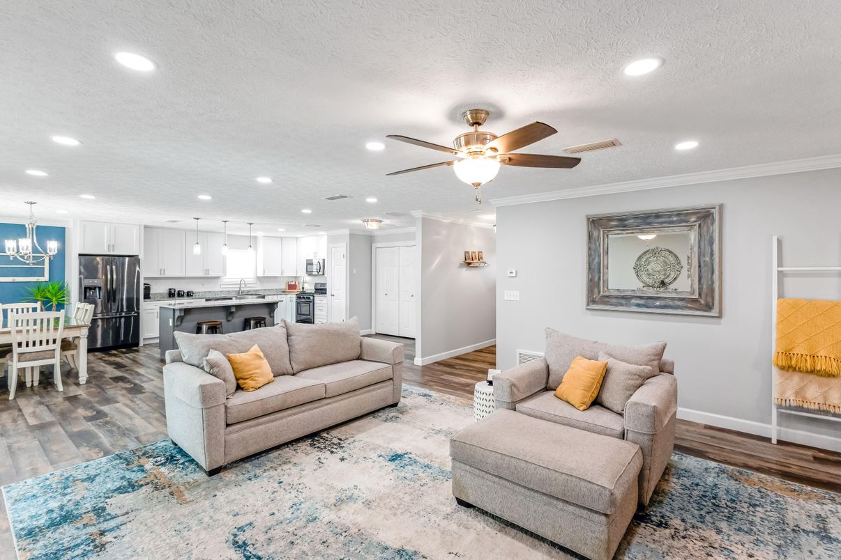Dining room, Interior, Kitchen, Living room, Pendant Lights, Recessed Lighting, Stainless Steel Appliances, Wood Texture Flooring