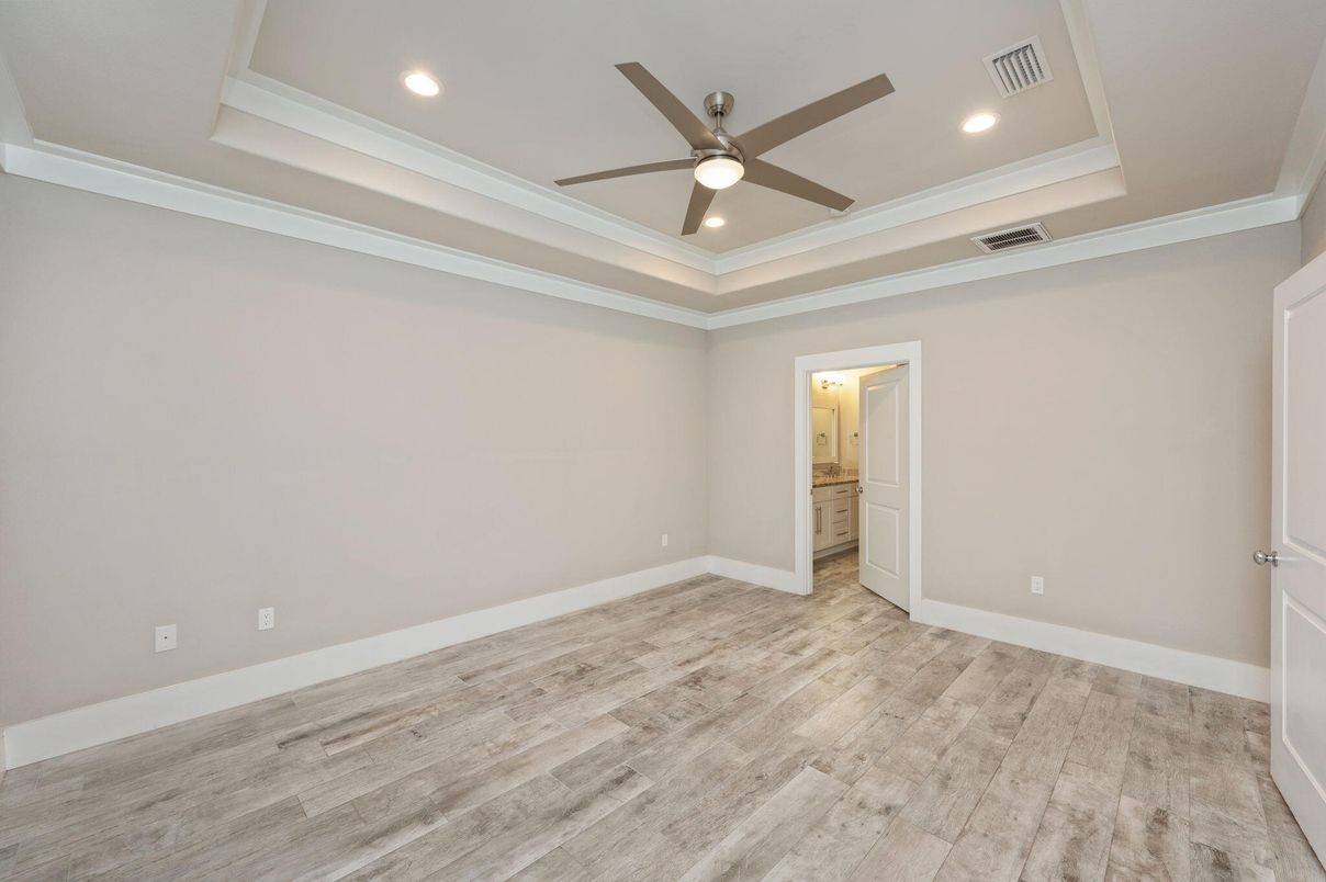 Empty room, Interior, Recessed Lighting, Wood Texture Flooring