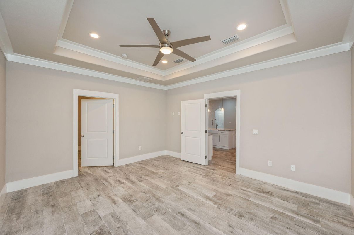 Empty room, Interior, Recessed Lighting, Wood Texture Flooring