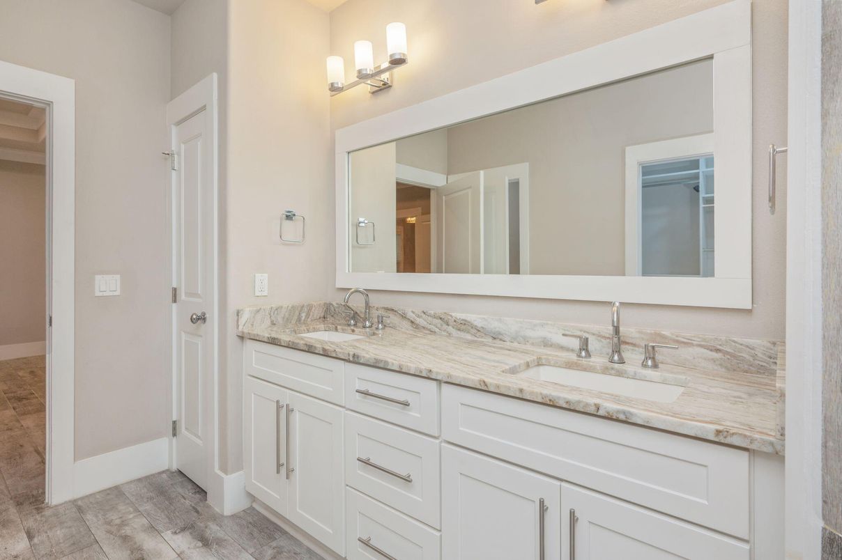 Bathroom, Dual Sink Vanities, Interior