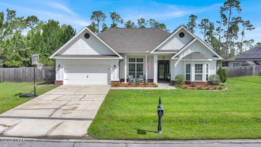 Attached, Exterior, Facade, Ranch