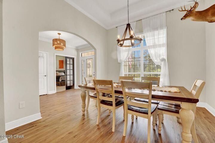 Chandelier, Dining room, Interior, Pendant Lights, Wood Texture Flooring