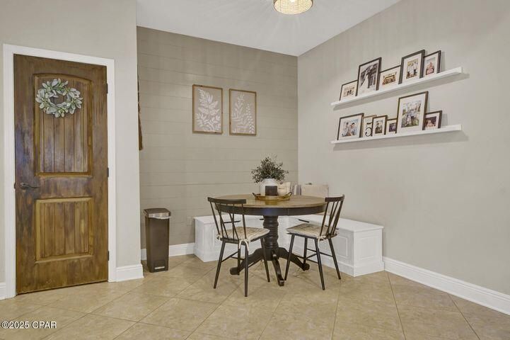 Dining room, Interior