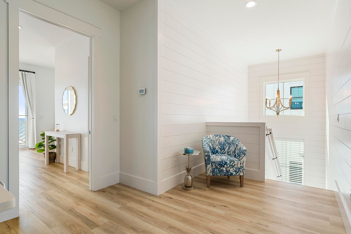 Interior, Pendant Lights, Recessed Lighting, Wood Texture Flooring