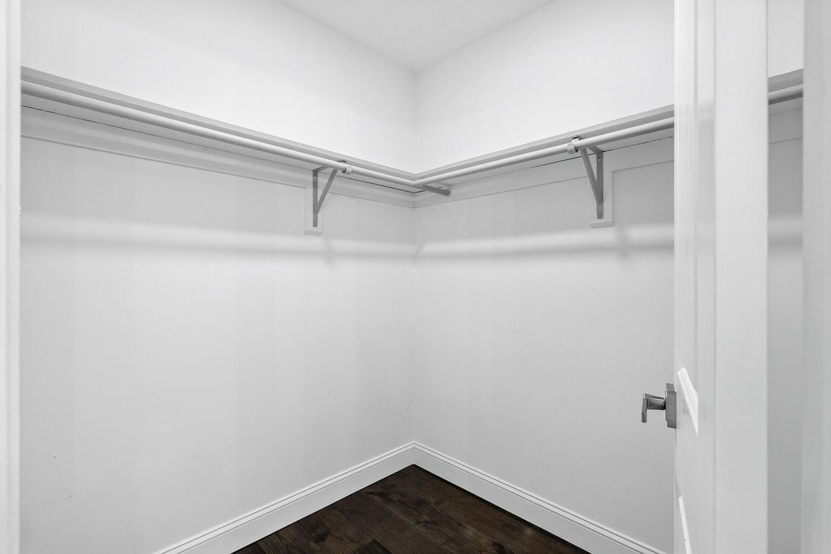 Interior, Walk-in Closets, Wood Texture Flooring